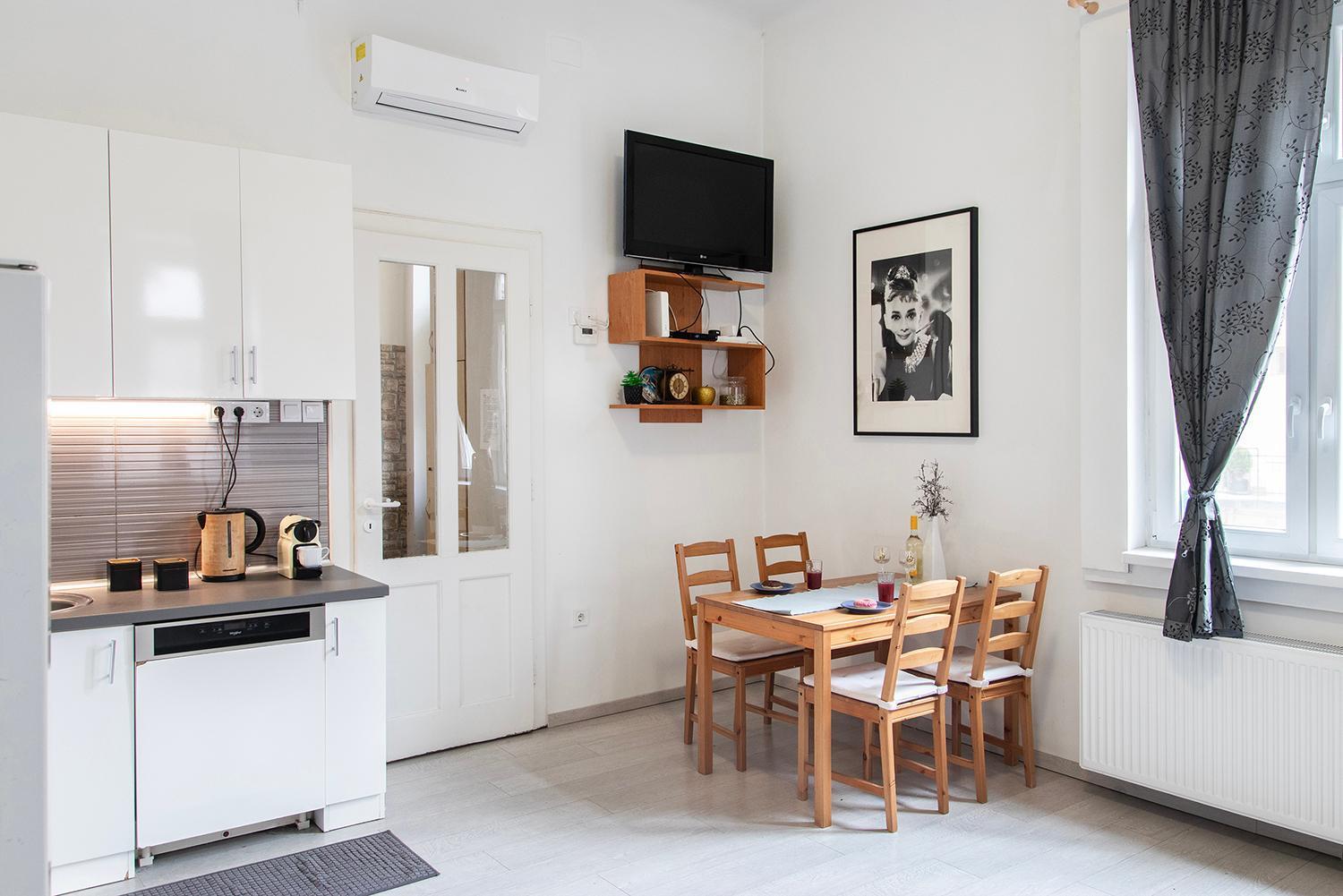 Dora Apartment Near Buda Castle With Parking! Budapest Exterior photo