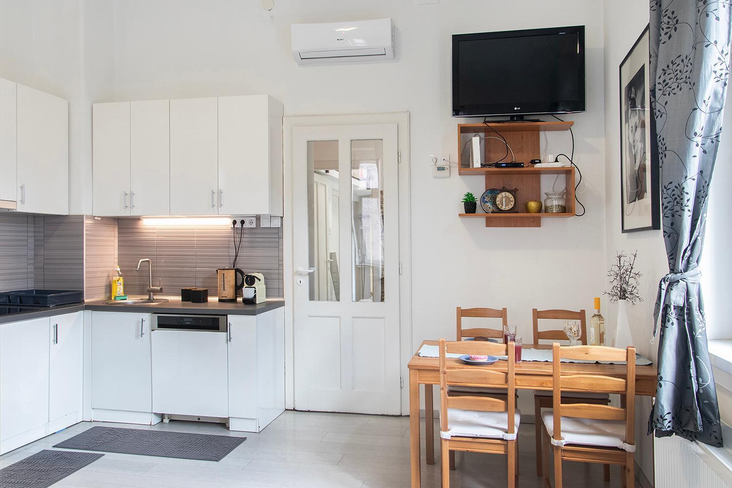 Dora Apartment Near Buda Castle With Parking! Budapest Exterior photo