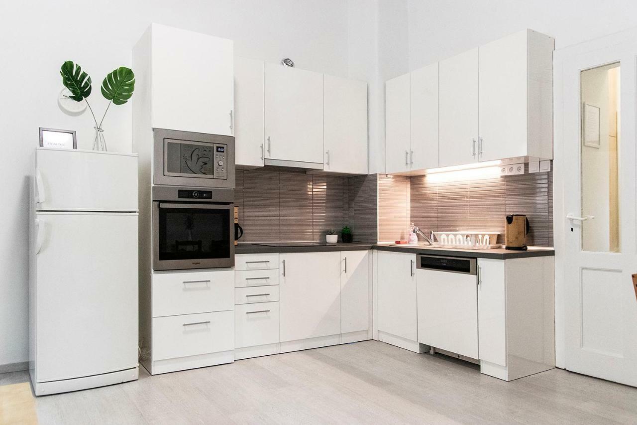 Dora Apartment Near Buda Castle With Parking! Budapest Exterior photo