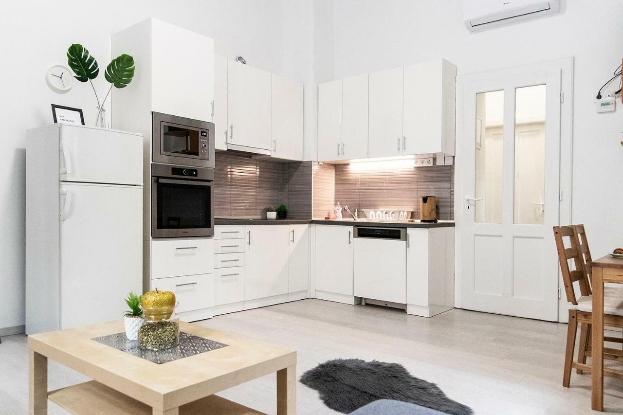 Dora Apartment Near Buda Castle With Parking! Budapest Exterior photo